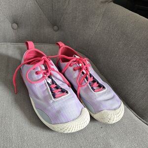 TSLA Womens Barefoot Runners Size 7